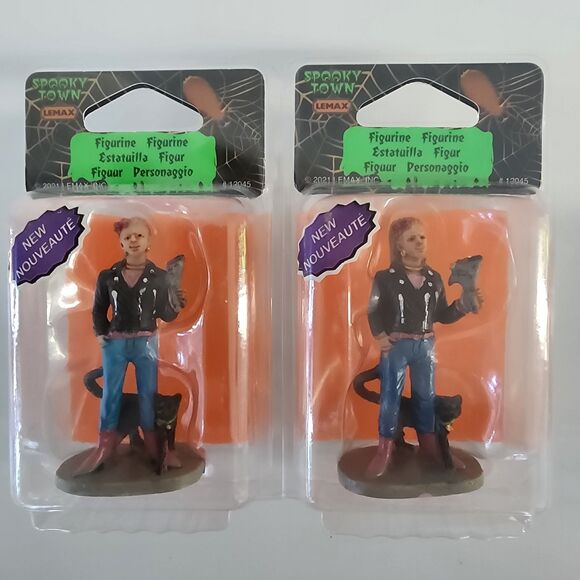 Spooky Town Lemax Figurine #12045 c. 2021 "Kat" New in Box - Picture 4 of 5